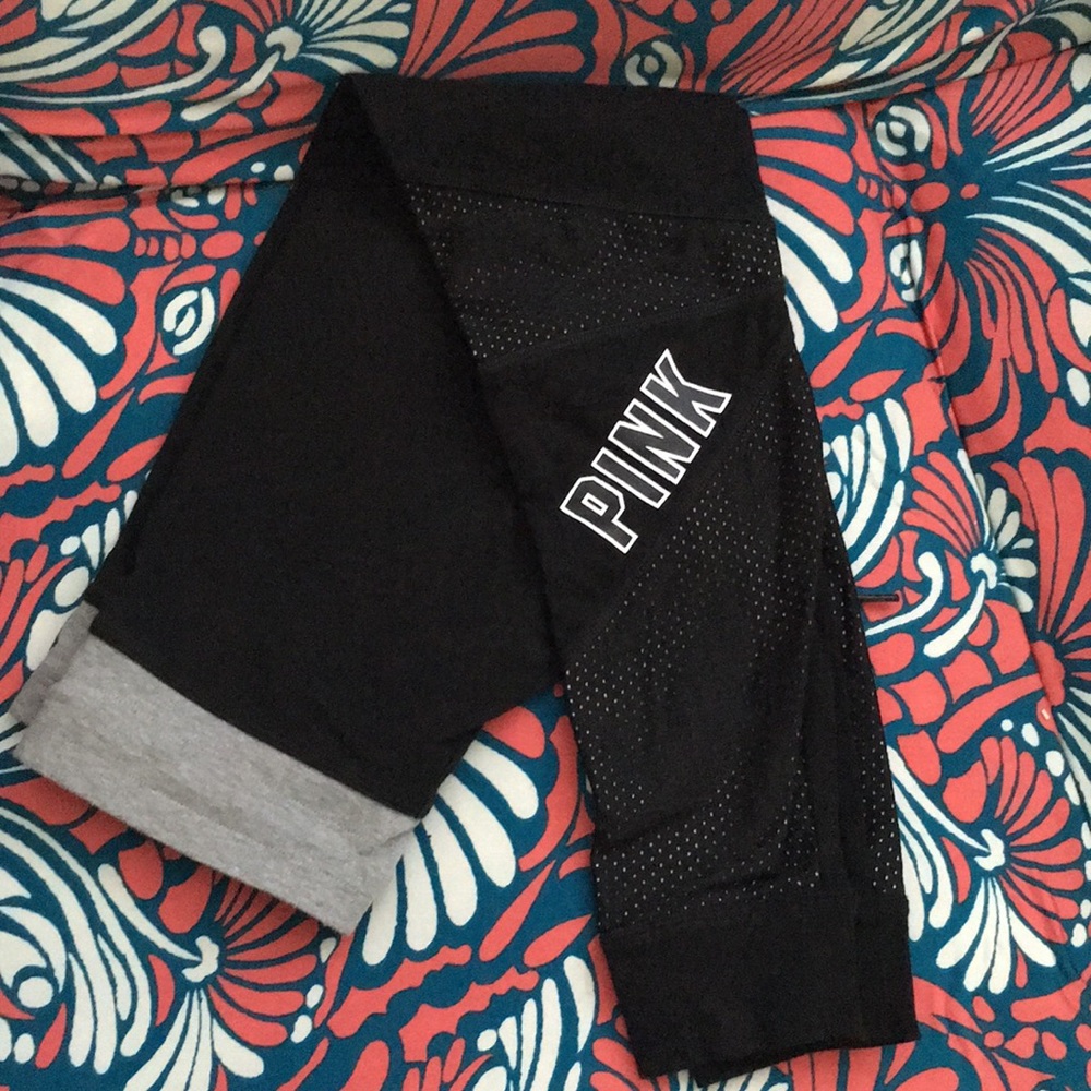 Victoria’s Secret Pink Yoga 🧘🏻‍♀️ Leggings. Size Small EUC